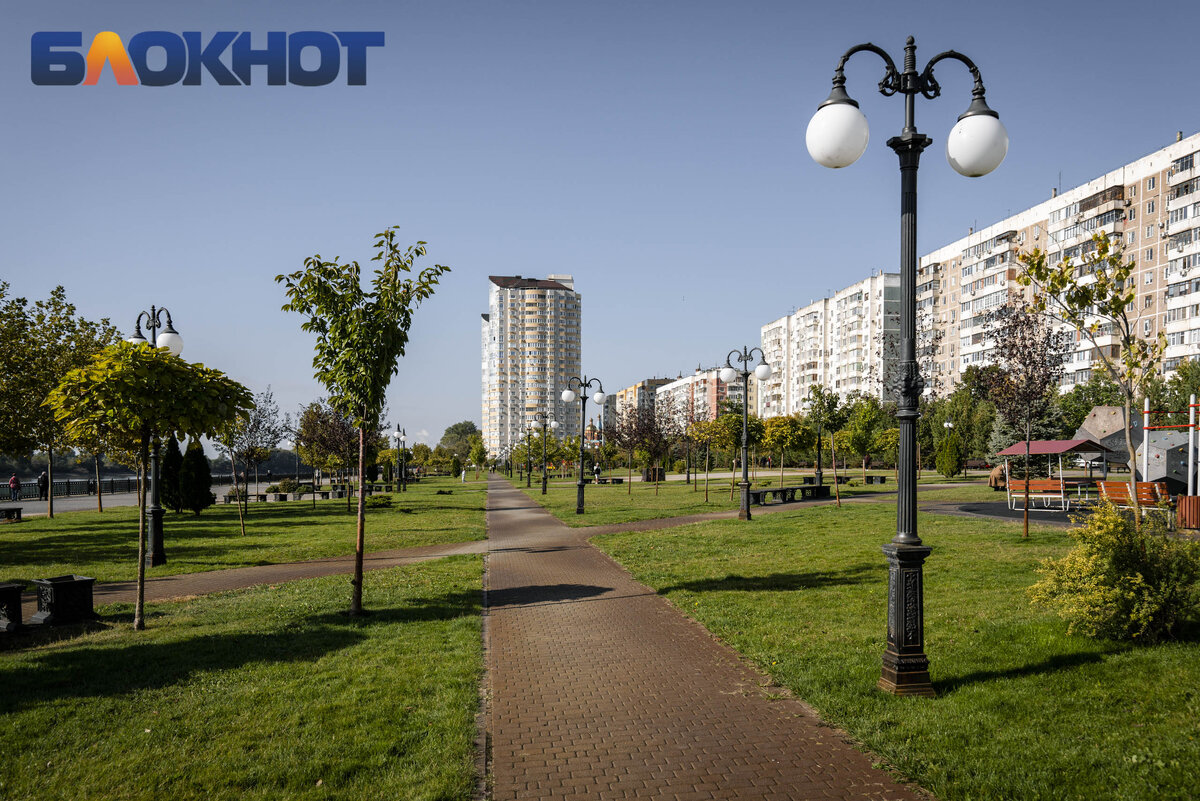 Краснодар юбилейном фото Стаи собак, красивая набережная у грязной реки и дорогое жильё: как живется крас