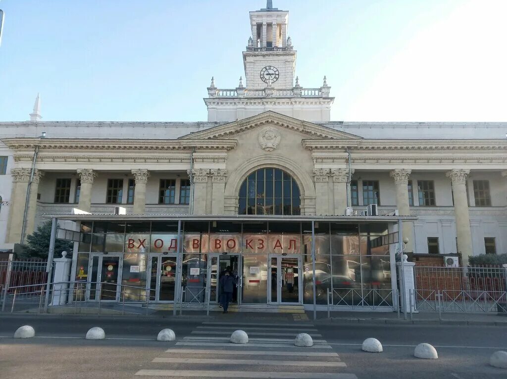 Краснодар жд вокзал фото снаружи и внутри СевКавРДЖВ, железнодорожный вокзал, Привокзальная площадь, 1, Краснодар, Россия 