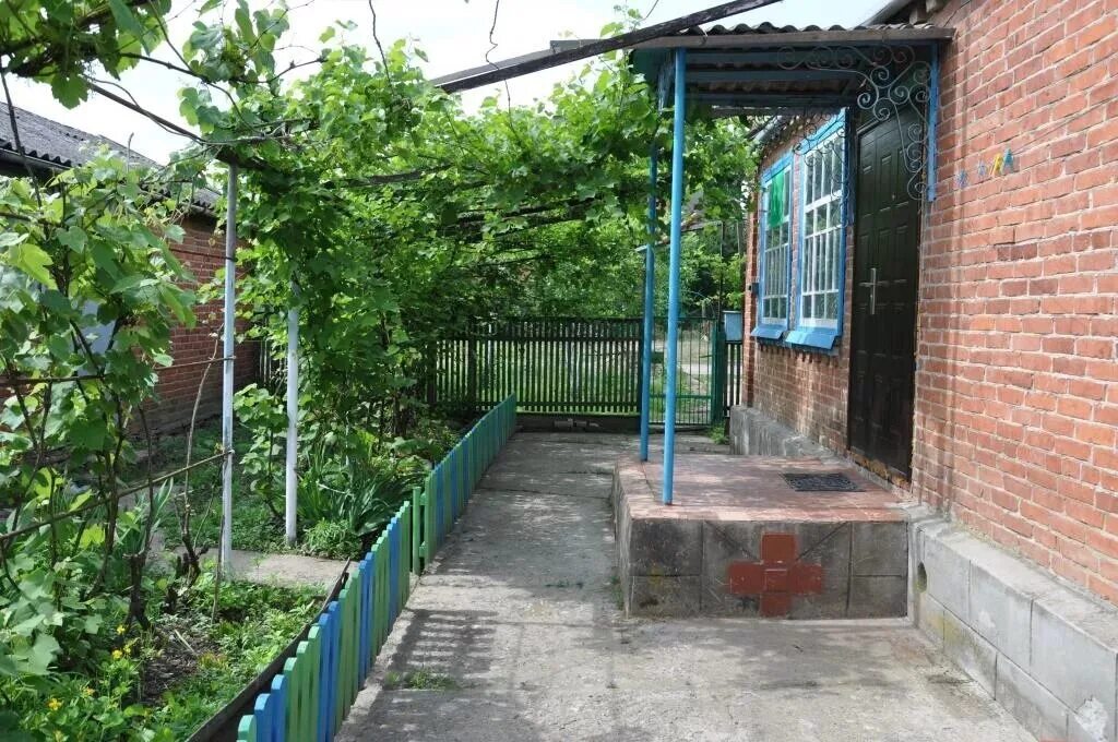 Краснодарский край недвижимость цена фото For sale a private house in Znaur paradise, 8 kilometers from Tskhinval, in good