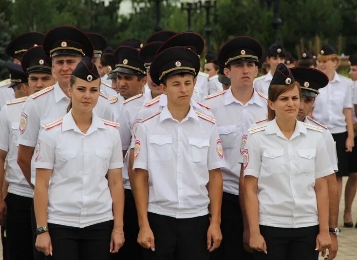 Краснодарский университет мвд россии фото 28.06.2014 г. Глава МВД по Адыгее поздравил выпускников Краснодарского университ