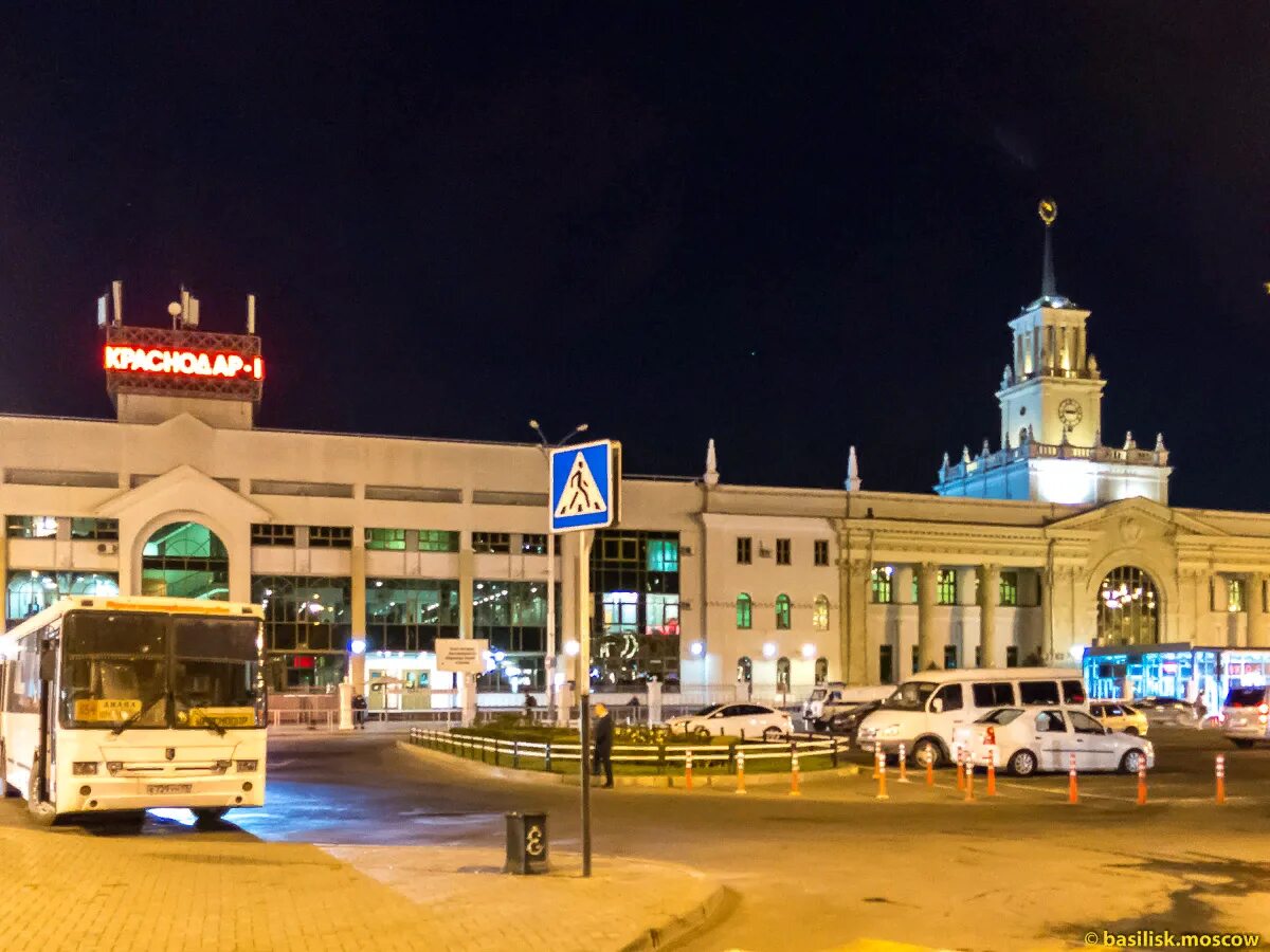 Краснодарский жд вокзал фото Из Москвы в Адлер на электричках. Получится ли? Разбивка маршрута на участки Сов