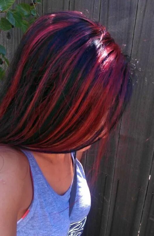 Красное мелирование на темные волосы фото Pretty hair color, Hair inspo color, Black red hair