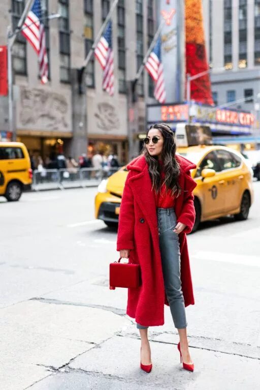 Красное пальто сочетание Perfect Reds for the Holidays and Beyond! - Wendy's Lookbook Red coat outfit, We