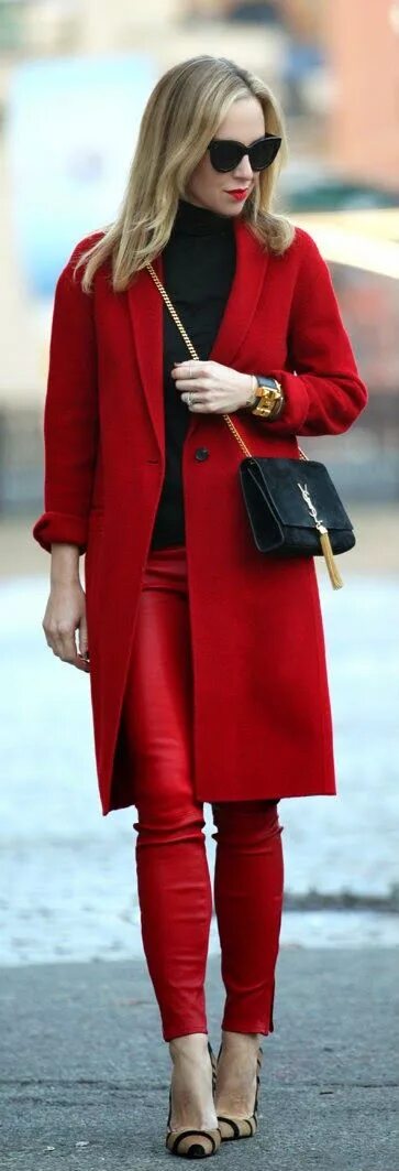 Красное пальто сочетание RED LEATHER PANTS - Red Long Sleeve Coat with Leather Pants and Leopard Haircalf