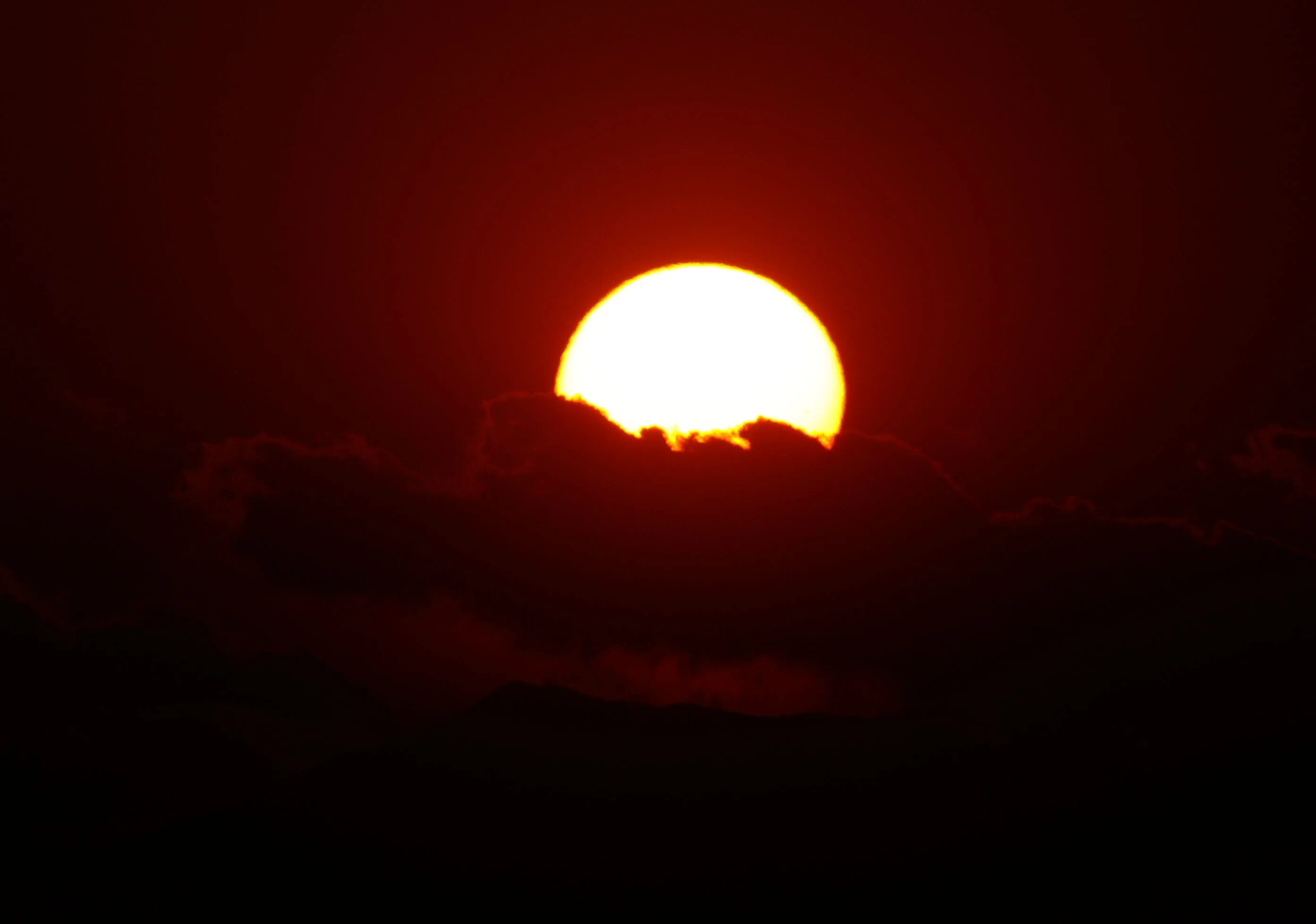 Красное солнышко фото Yun Free Stock Photos : No. 9492 The setting sun which sets Japan / Tokyo