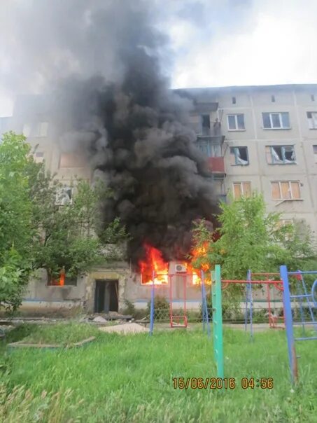 Красногоровка сегодня фото 15.06.16. Фото от местных жителей. "Красногоровка, м-н Солнечный 7, подъезд 1. П