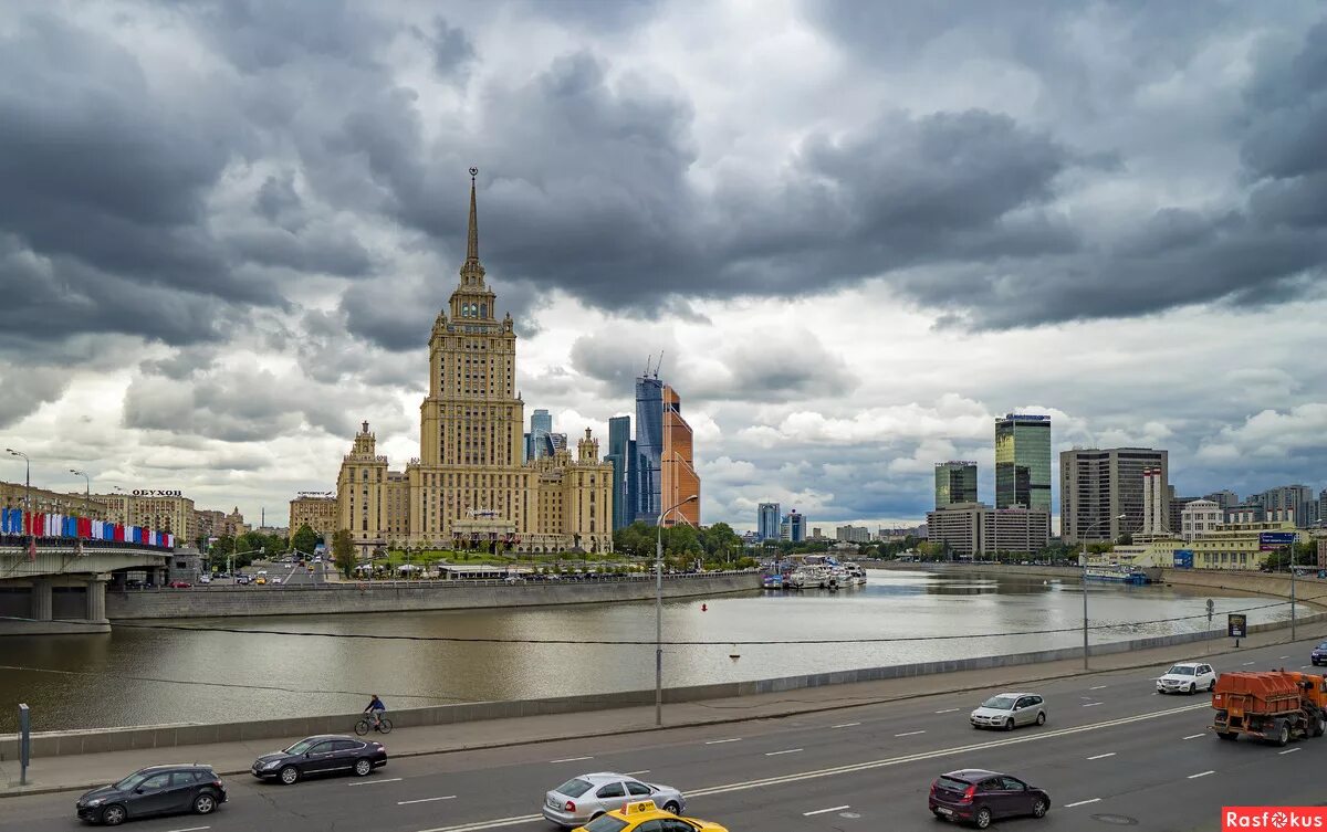 Краснопресненская набережная москва фото Фото: На Краснопресненской набережной. Фотограф Alex60k. Город. Фотосайт Расфоку