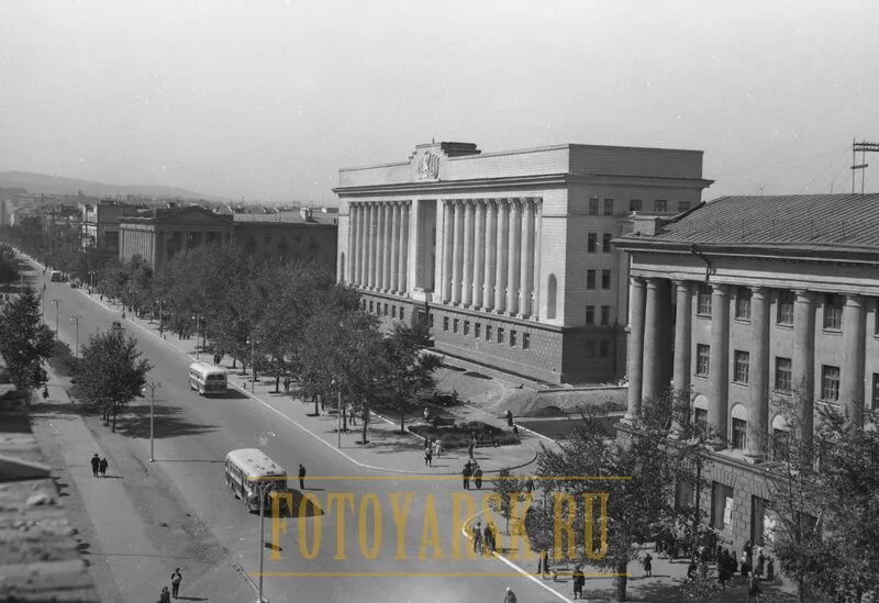 Красноярск 60 годы фото Дом Советов на проспекте Сталина в Красноярске