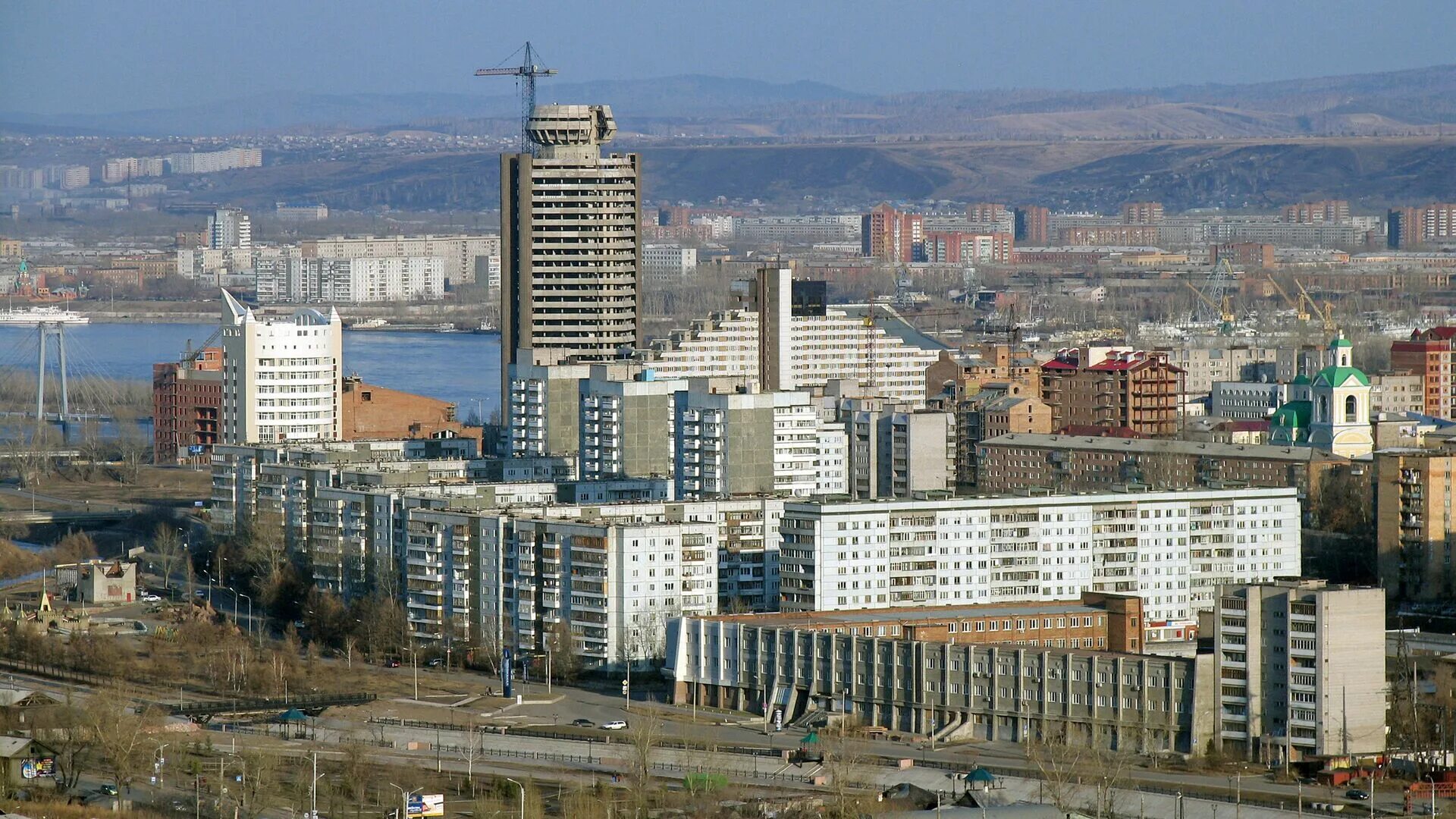 Красноярск фото 2024 год Несколько красноярских школ эвакуировали из-за сообщений о минировании - РИА Нов