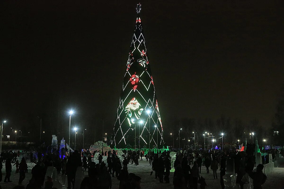 Красноярск новый год фото В Красноярске ищут подрядчиков для установки первой партии ёлок - Новости - Офиц