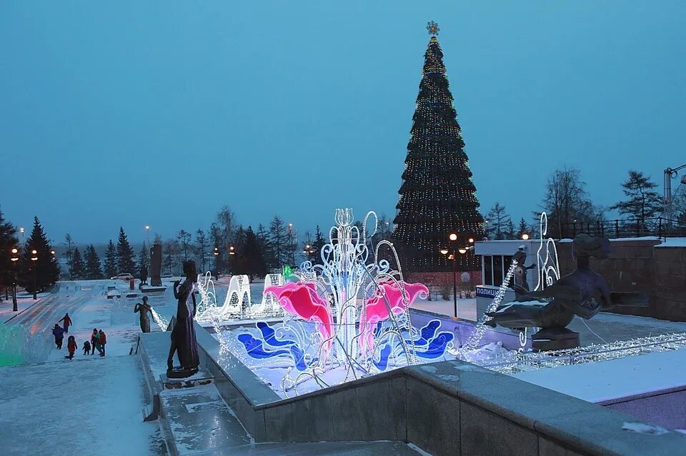 Красноярск новый год фото Расписание открытия новогодних елок в Красноярске 2020-2021: будут ли торжествен