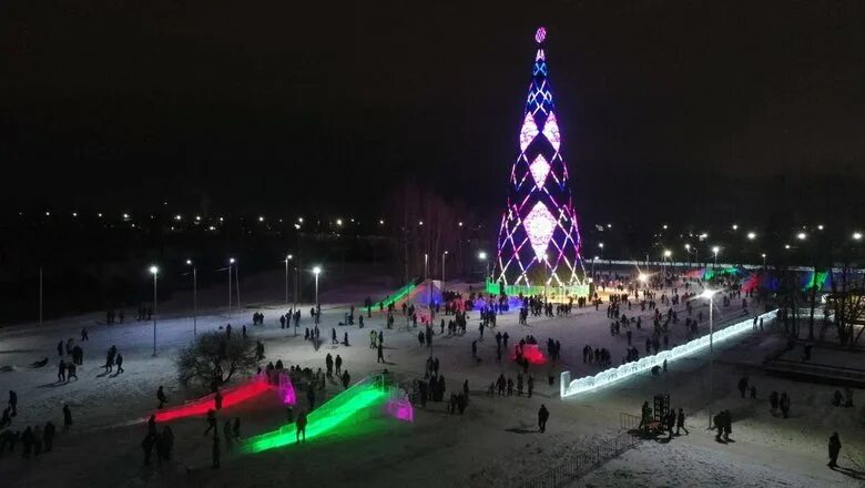 Красноярск новый год фото В Красноярске открыли главную городскую ёлку в Татышев-парке - Новости Mail