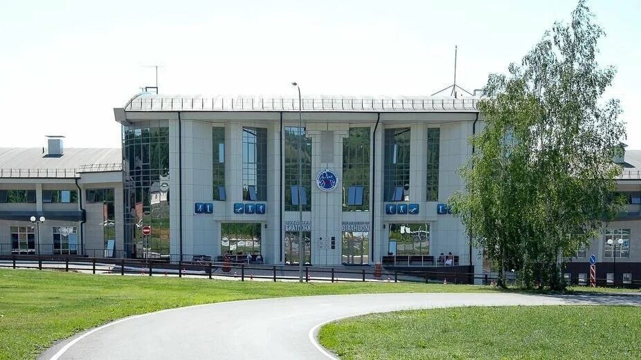 Красноярская академия биатлона биатлонная ул 37 фото Тренер по биатлону присвоил 11 тысяч патронов и продавал их спортсменам Проспект