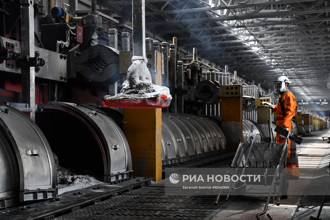 Красноярский алюминиевый завод ул пограничников 40 фото Красноярский алюминиевый завод РИА Новости Медиабанк
