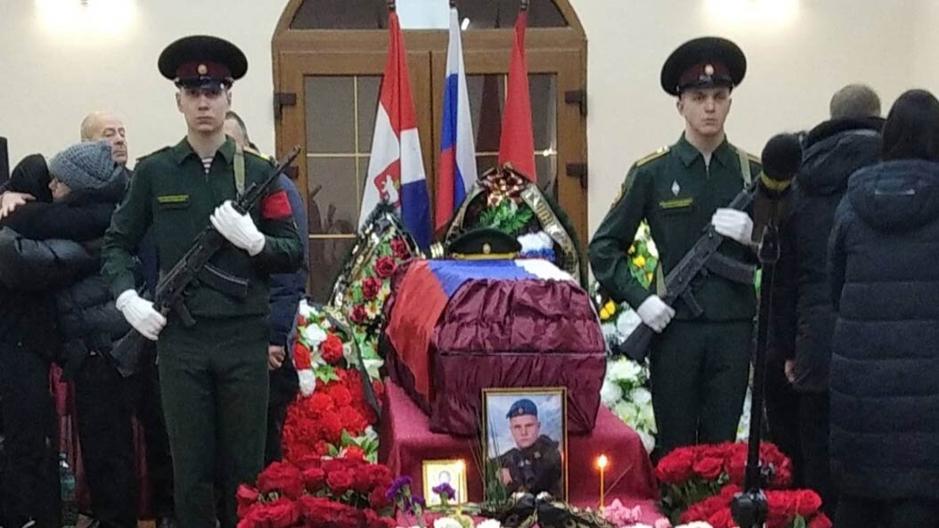 Красноярский край похороны отравившихся детей фото В Чусовом Пермского края простились с погибшим на СВО земляком Рифей Пермь Дзен