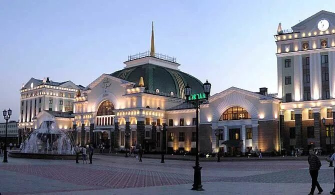 Красноярский жд вокзал фото Krasnoyarsk-Passazhirsky railway station is the main railway station of Krasnoya