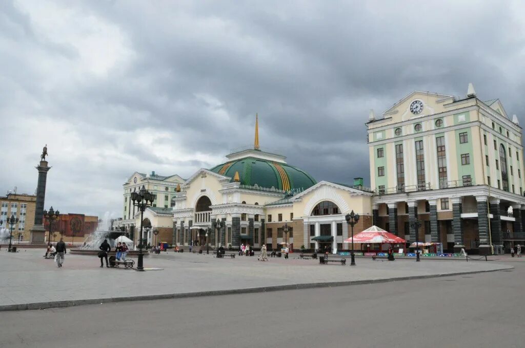 Красноярский жд вокзал фото На Красноярском железнодорожном вокзале открылась выставка "Ангелы мира" - Новос