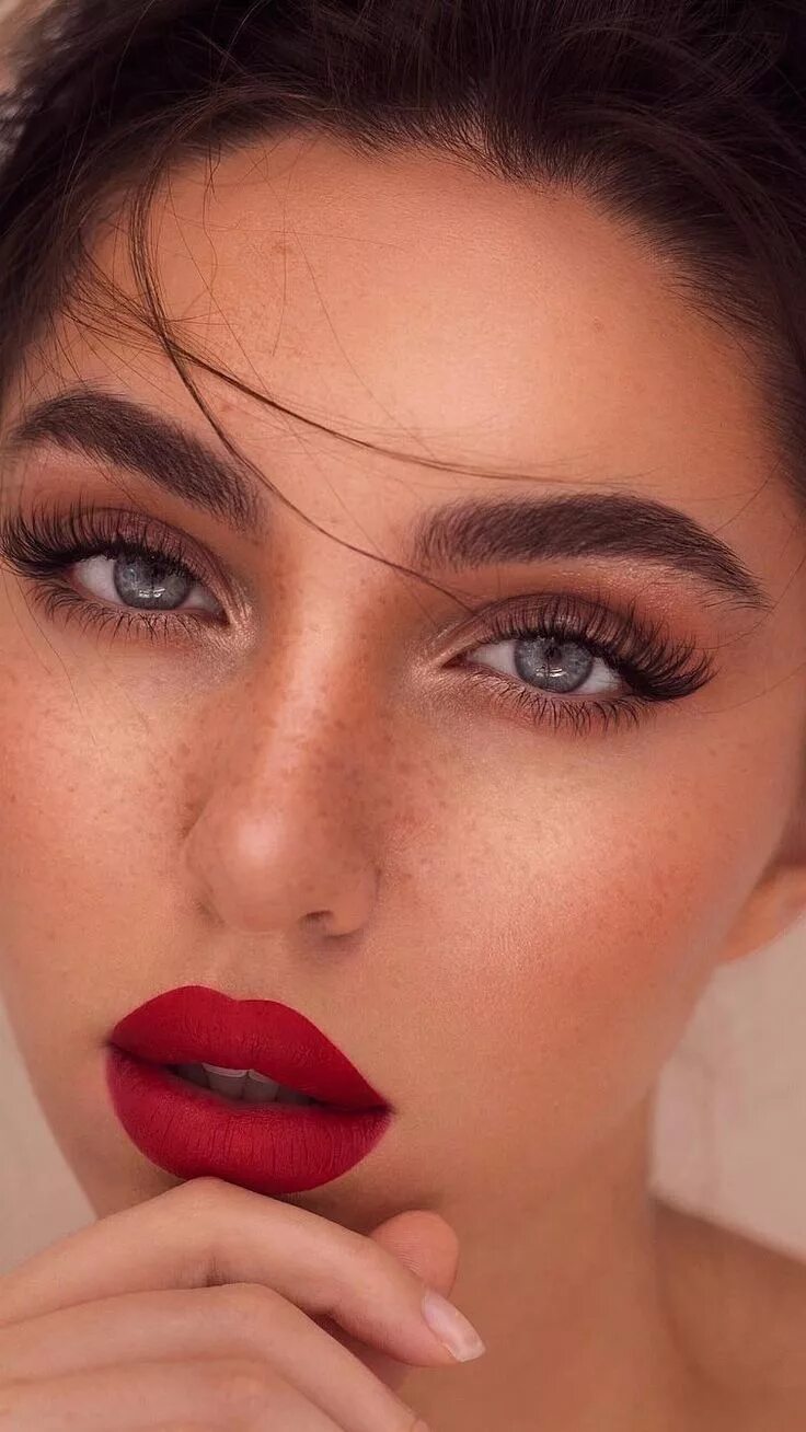 Красные брови макияж MakeUp Red makeup looks, Olive skin color, Red makeup