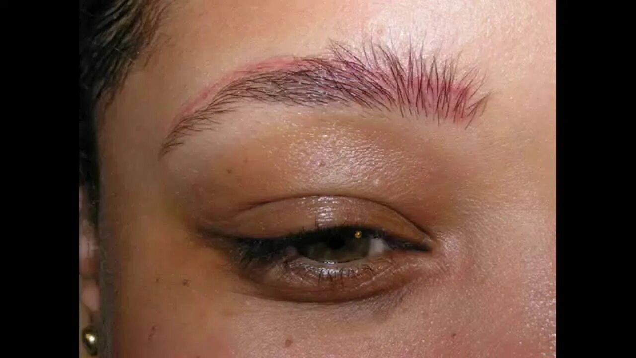 Красные брови после перманентного макияжа Veronika Kocianová - pozor na neprofesionálov pri tetovaní permanentného make-up