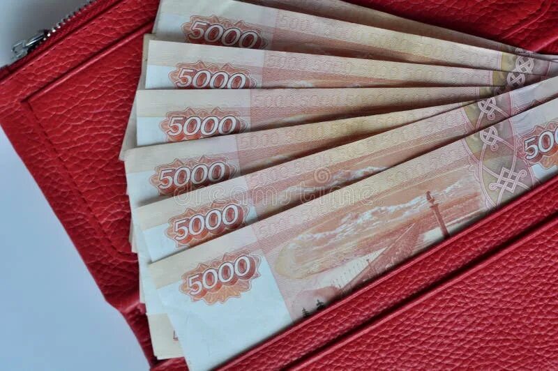 Красные деньги фото Russian Banknotes 5000 Rubles in Red Women Wallet Stock Photo - Image of aged, e