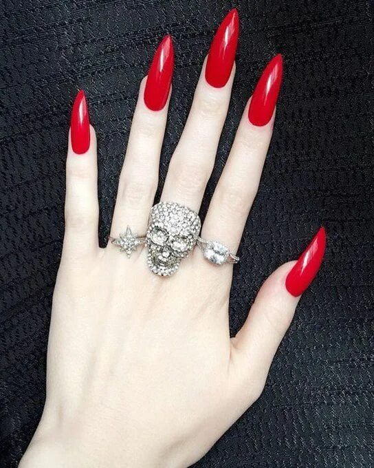 Красные длинные ногти дизайн Fashionista ✨ on Twitter Red stiletto nails, Long red nails, Spring acrylic nail