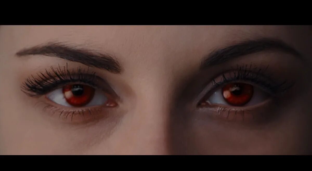 Красные глаза фото онлайн The Twilight Saga: Breaking Dawn, Part 1 RiffTrax Wiki Fandom