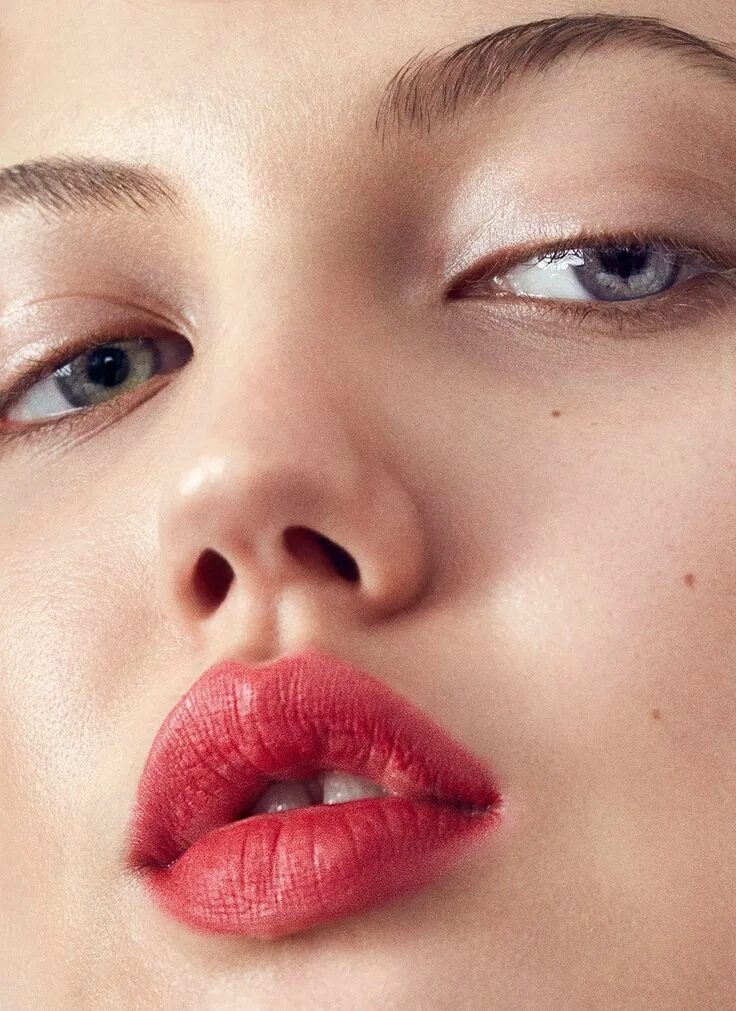 Красные губы без макияжа How to Shake Up Your Makeup in 2017 Lip colors, Lip pencil colors, Lips