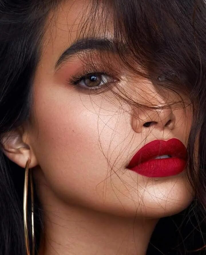 Красные губы без макияжа Pin on makeup Red lip makeup, Red lips makeup look, Brunette makeup