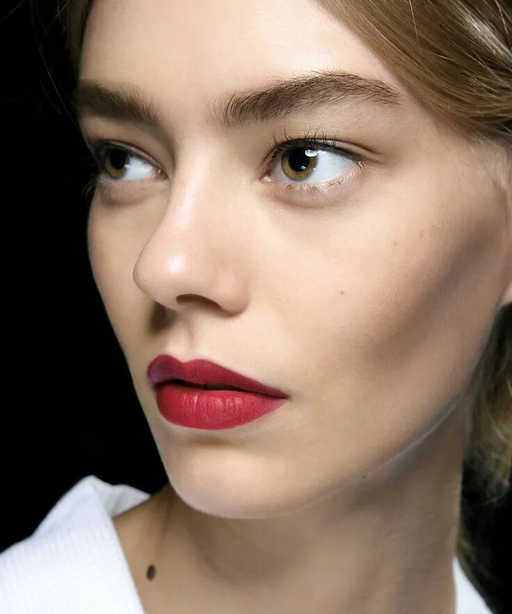 Красные губы без макияжа How To Wear Red Lipstick Beauty lipstick, Wear red lipstick, Red lipstick matte