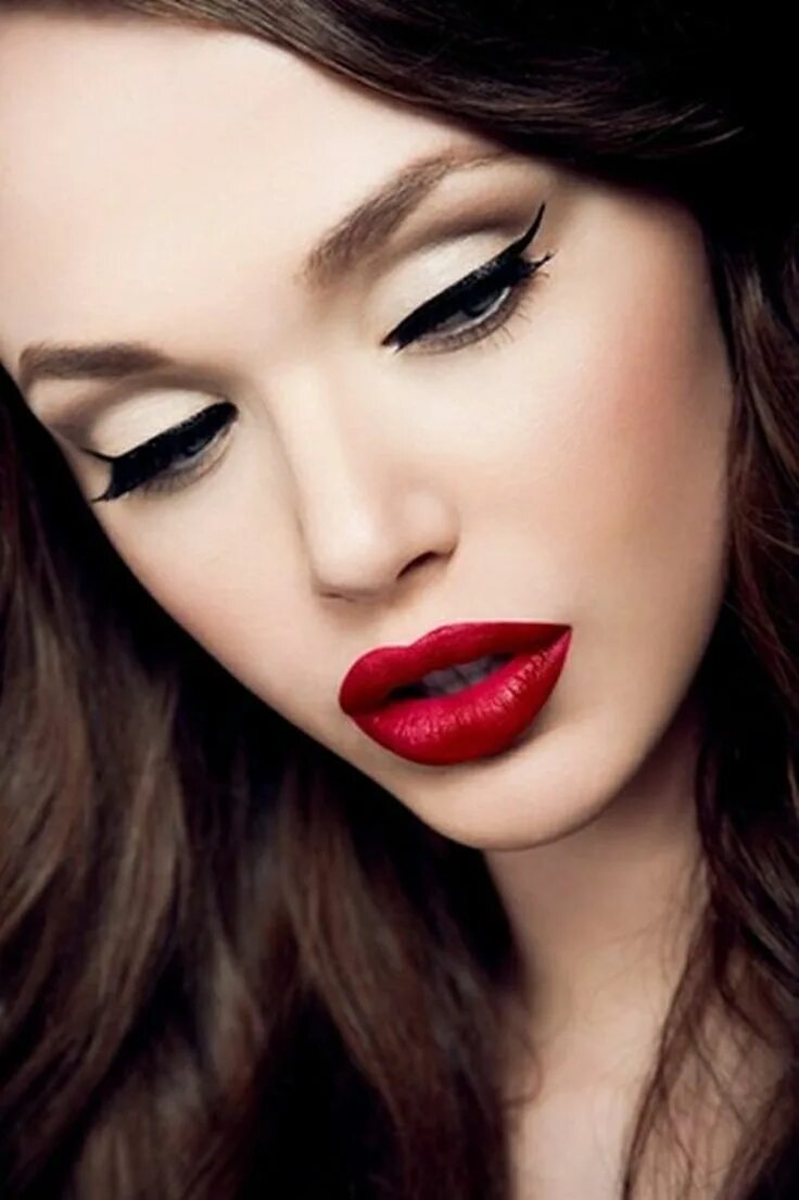 Красные губы фото макияж GirlsGuideTo GirlsGuideTo 50 Best Beauty Tips GirlsGuideTo Cat eye makeup, Eveni