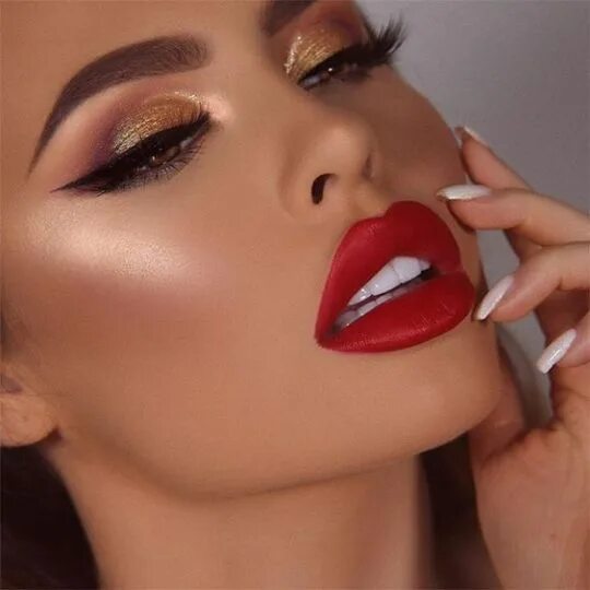 Красные губы фото макияж Red Lip Fantasy Gorgeous wedding makeup, Purple eye makeup, Wedding makeup tips