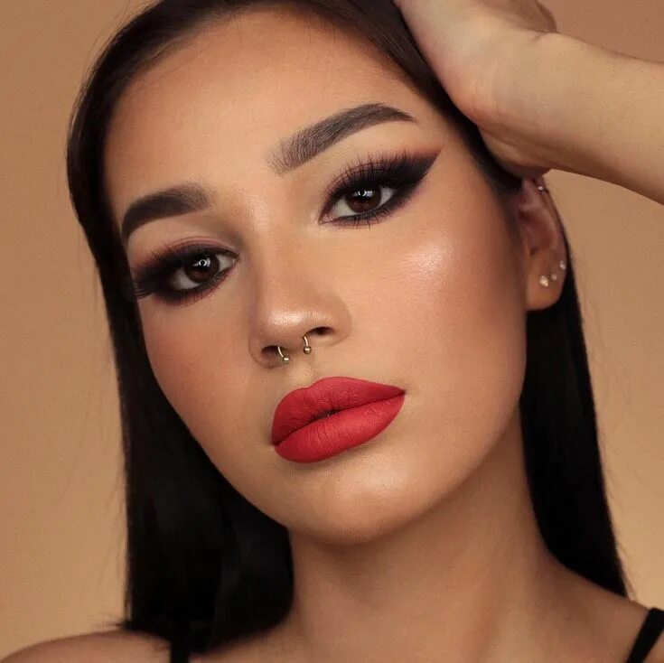 Красные губы фото макияж Obsessed with this lip color by @iluvsarahii