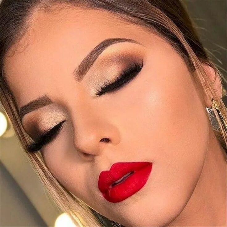 Красные губы фото макияж Trendy Makeup Looks With Red Lipstick For You; Stunning Makeup Looks; Red Lipsti