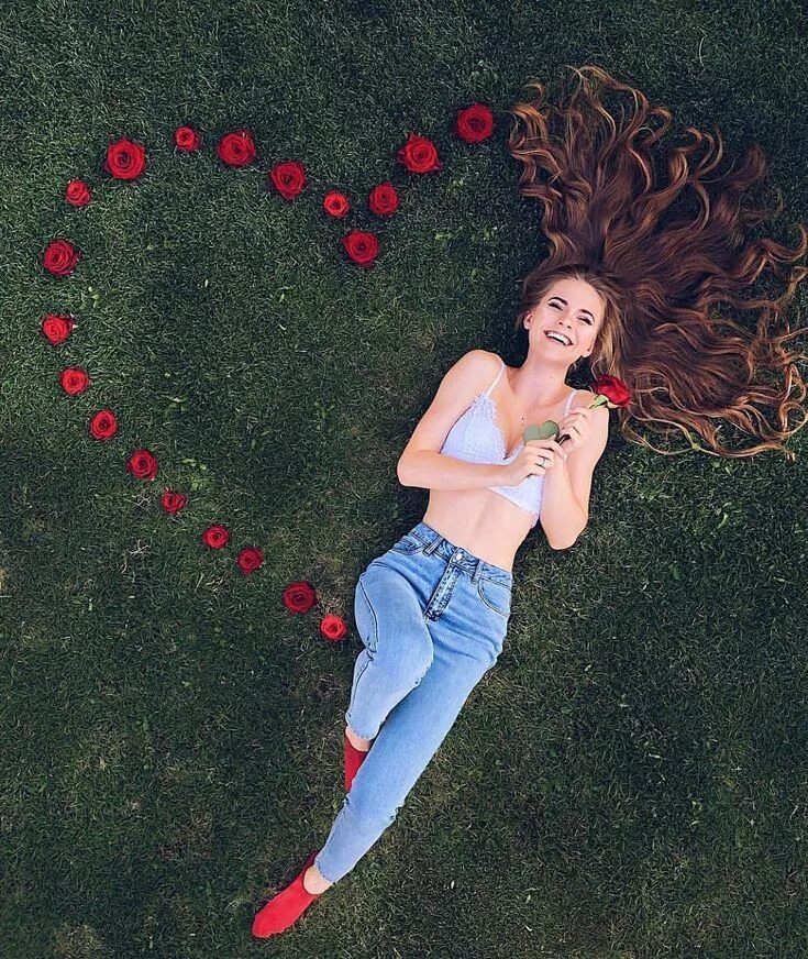 Красные идеи для фото 31 Fun Photo Challenge Ideas for Instagram ... Фотографии девушек, Летние фотогр