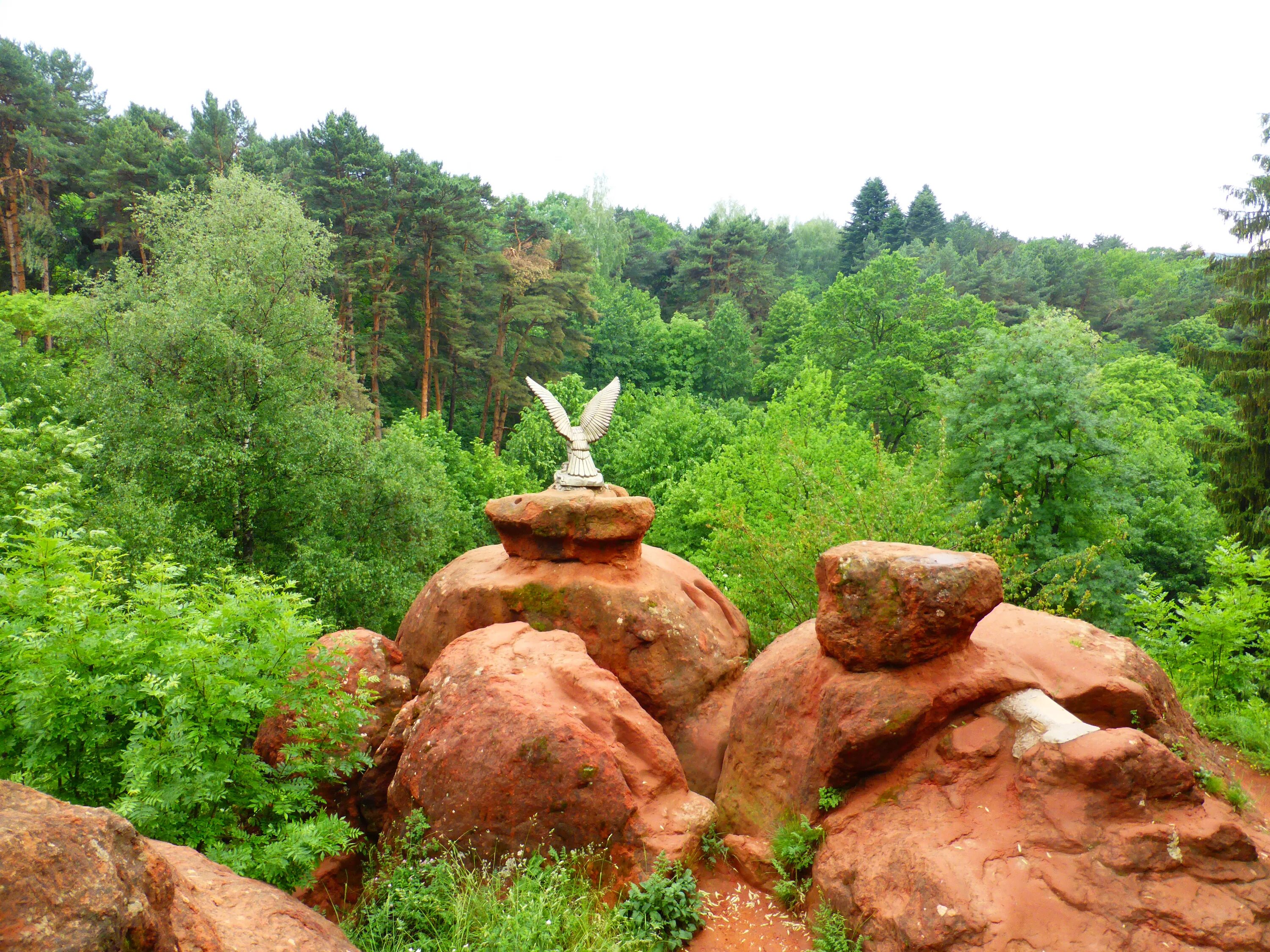 Красные камни кисловодск фото File:Группа скал "Красные камни" Кисловодск 07.jpg - Wikimedia Commons