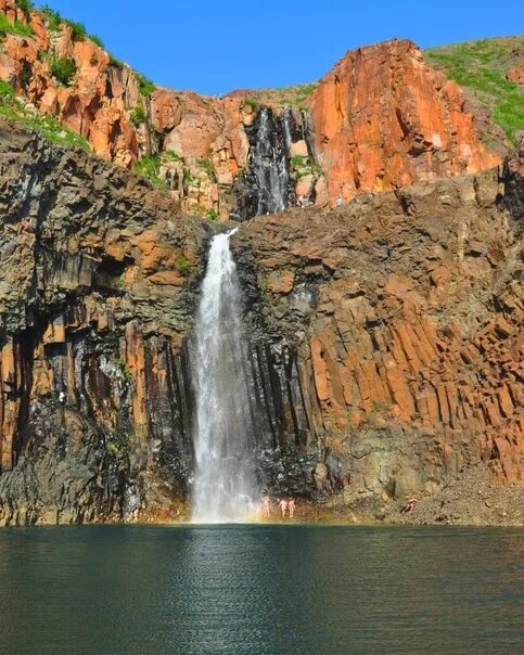 Красные камни норильск фото Фотограф: Игорь Лосев Водопад "Красные камни" #фото #природа #красота #водопад #