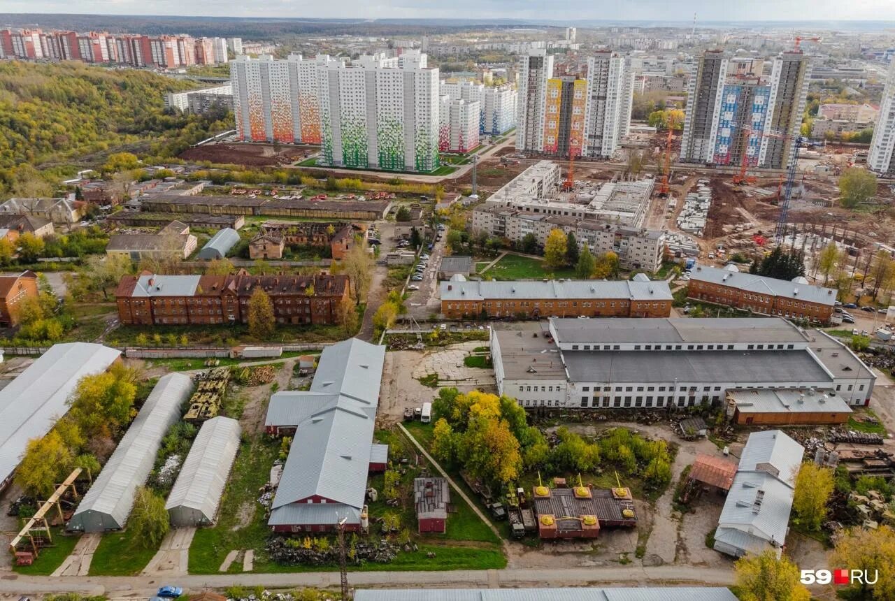 Красные казармы пермь фото В Перми передумали продлевать улицу Сибирскую и сносить дом на площади Карла Мар