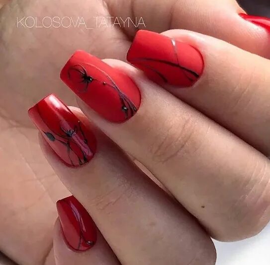 Красные квадратные ногти дизайн Шикарные матовые ногти гель-лаком: модные тренды бархатного маникюра на осень-20