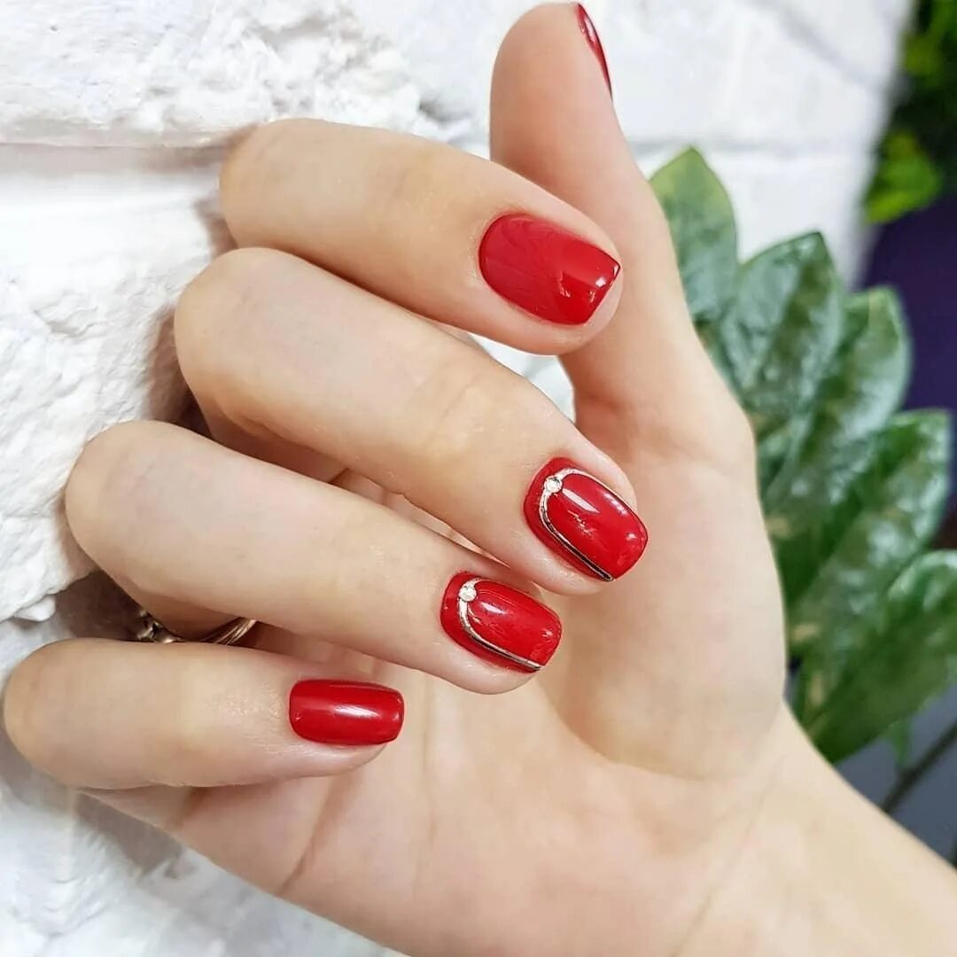 Красные ногти маникюр короткие круглые Маникюр короткие ногти красные осень 2023 (99 фото) - картинки modnica.club