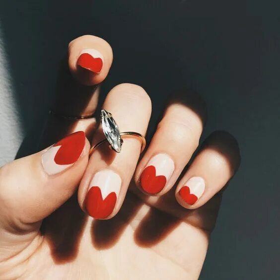 Красные ногти маникюр с сердечками 27 Valentine's Day Nail Design Ideas You'll Fall Head Over Heels For Elegant nai
