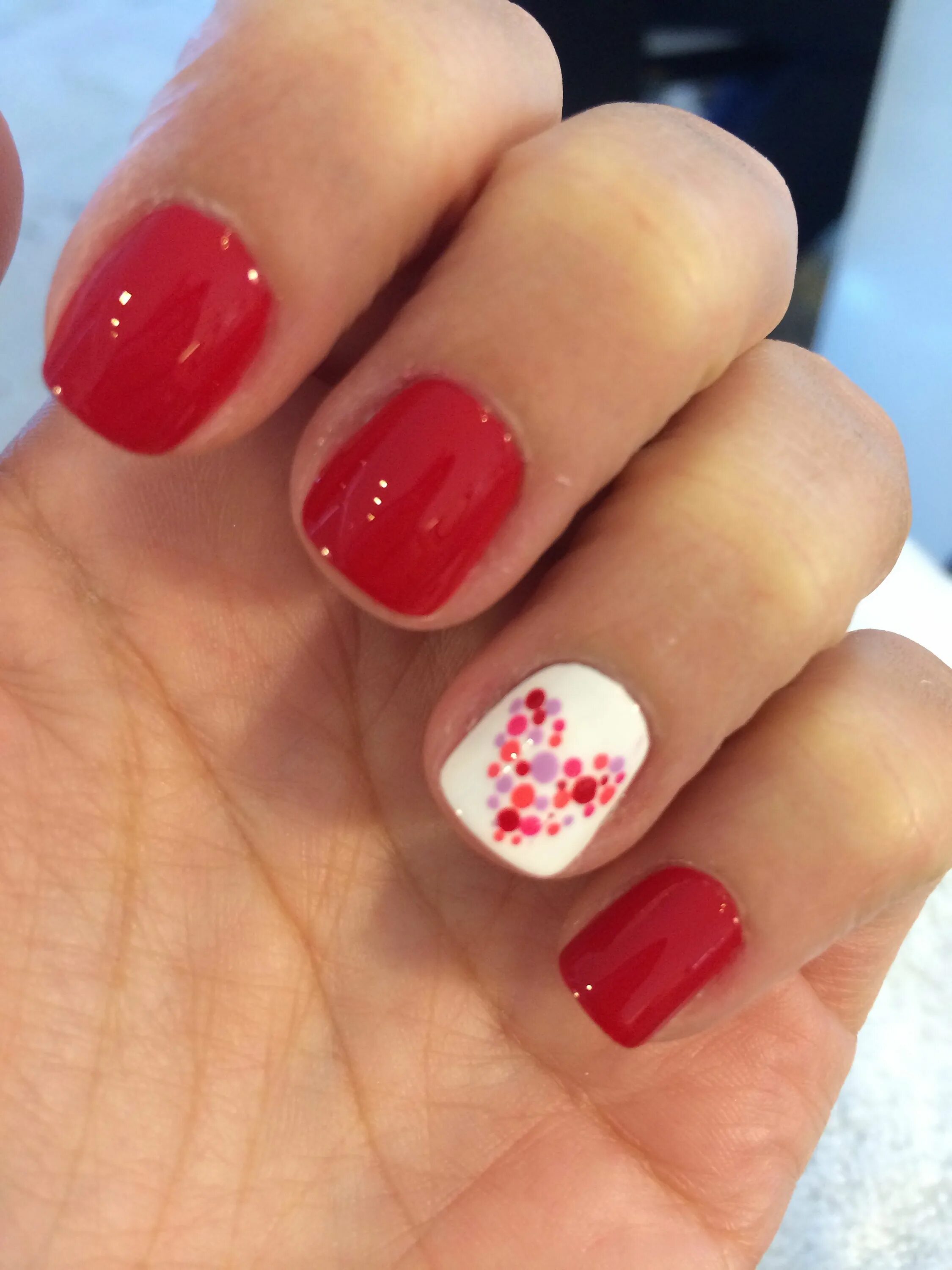 Красные ногти маникюр с сердечками Heart nail art. Heart dots ❤ ️❤ ️❤ Unhas decoradas, Unhas