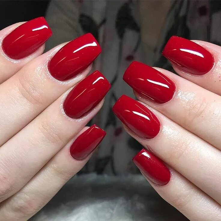Красные оттенки маникюра на короткие Публикация Blerina Tërstena в Instagram * 24 Ноя 2018 в 7:59 UTC Red gel nails, 