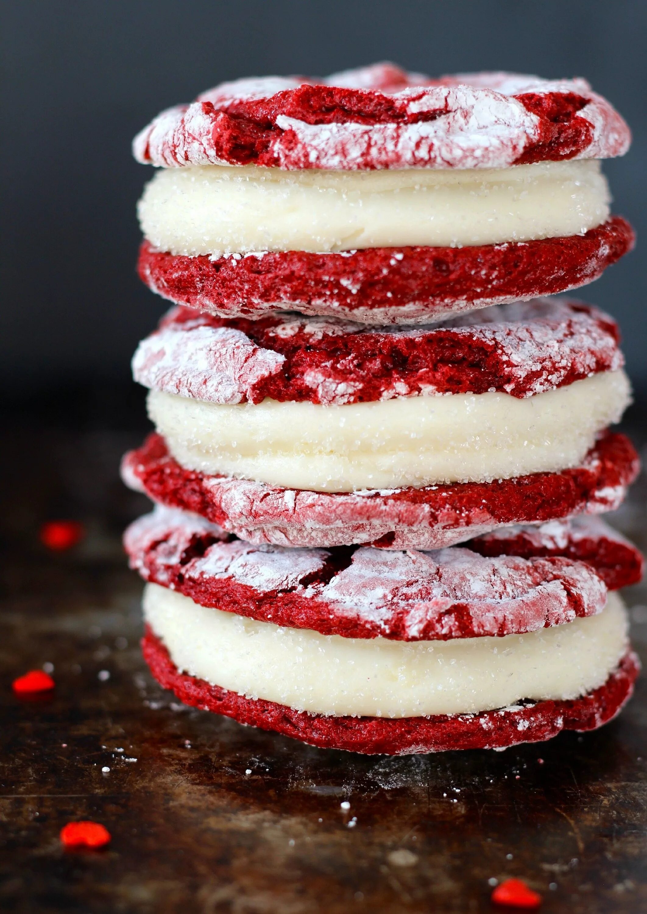 Красные пирожные фото 30 Decadent Red Velvet Recipes Desserts, Red velvet cookies, Sweet treats