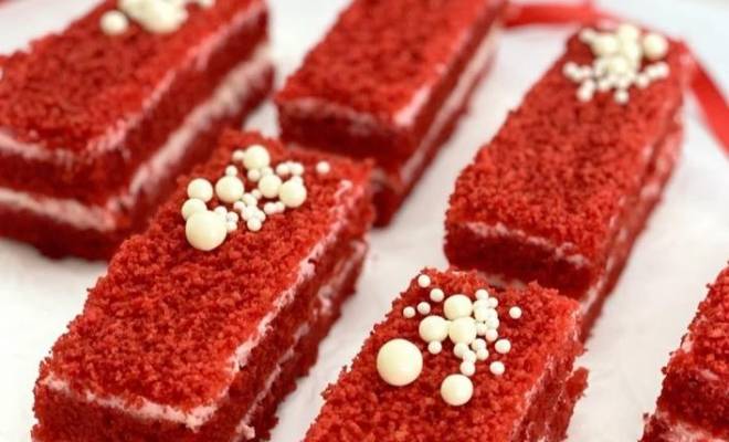 Красные пирожные фото Пирожное Красный бархат со сливочным кремом простой рецепт пошаговый