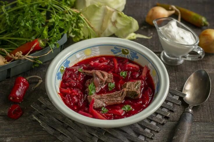 Красный борщ с мясом фото Борщ с говядиной - вкусный и полезный Борщ, Рецепты еды, Еда