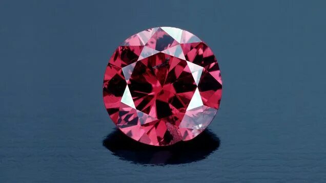 Красный бриллиант фото The Hancock Red Diamond Red diamond, Hot diamonds, Rare gemstones