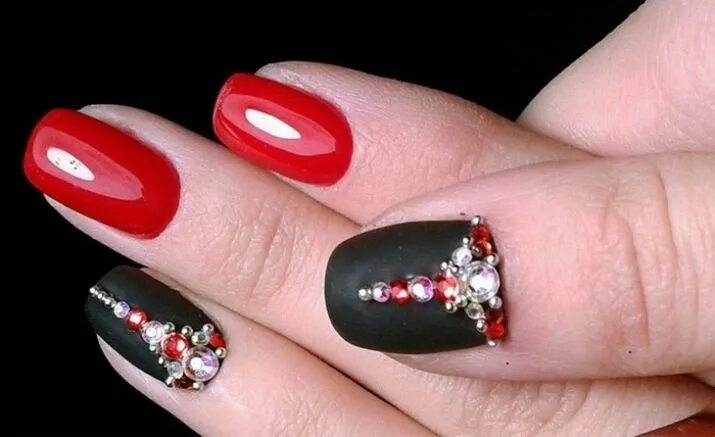 Красный черный маникюр со стразами Black manicure with rhinestones (49 photos): matt lacquer nail design