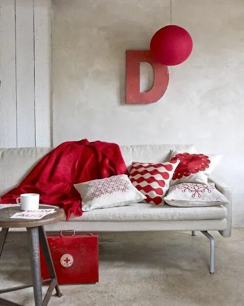 Красный декор на стену Pin by Salina on Textiles Red home decor, Red decor, Red furniture