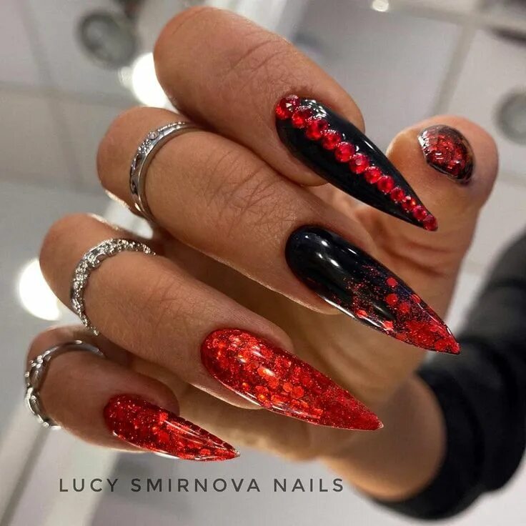 Красный дерзкий маникюр Pinterest Red stiletto nails, Red acrylic nails, Stiletto nails designs