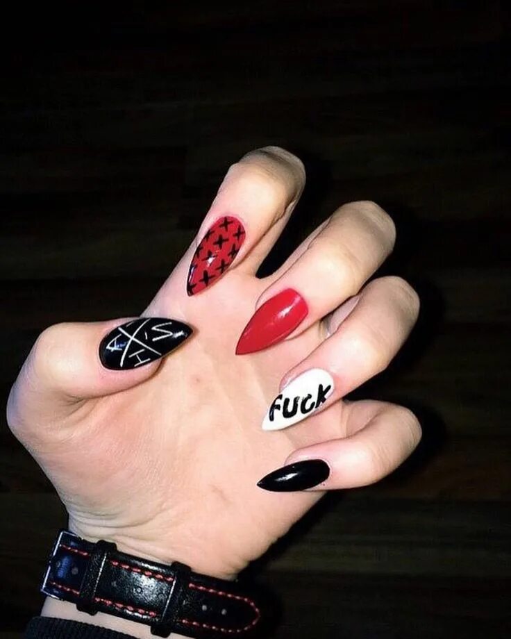 Красный дерзкий маникюр Tumblr in 2020 Edgy nails, Grunge nails, Swag nails